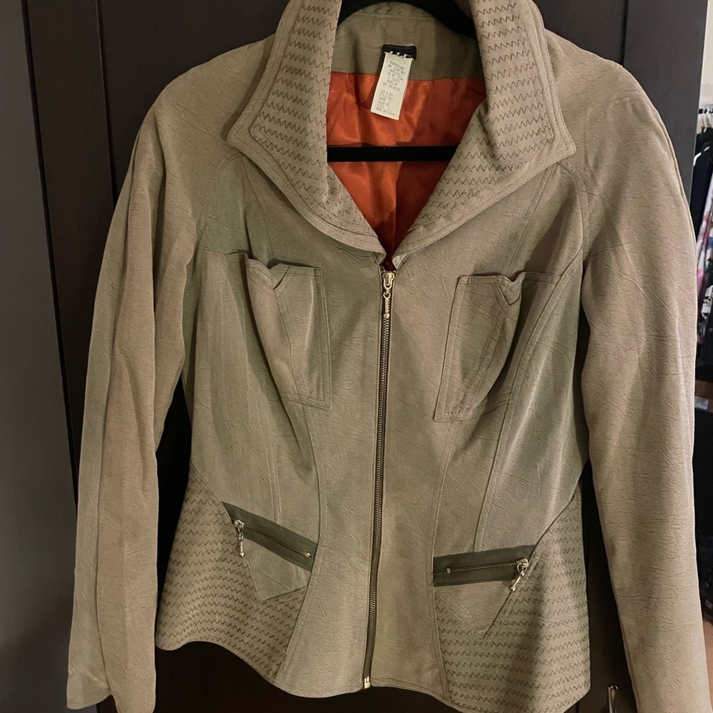 Women’s jacket - Picture 9 of 9